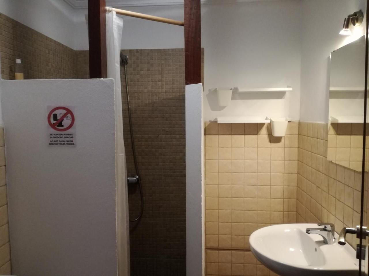 Surfhouse Hostel Famara Teguise  Luaran gambar
